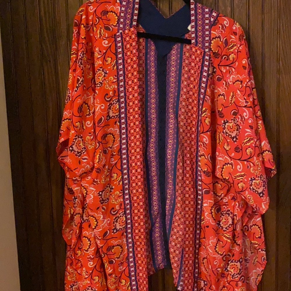 Boho & bright shawl with fun & flirty print